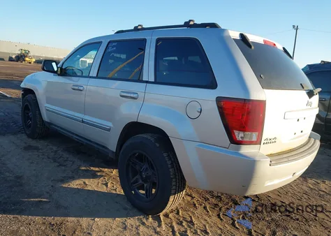 2010 Jeep Grand Cherokee Laredo z USA, uszkodzony, nr VIN 1J4PR4GK2AC120654